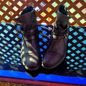 Baretraps size 10 black boots